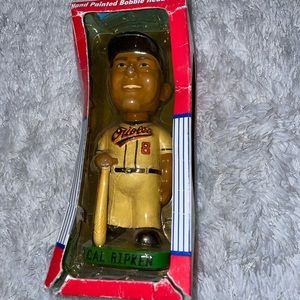 🎈🎊🛒🎁HOST PICK🎉🎊Vintage Genuine Hand Painted Cal Ripken Bobble Head🛍🎁